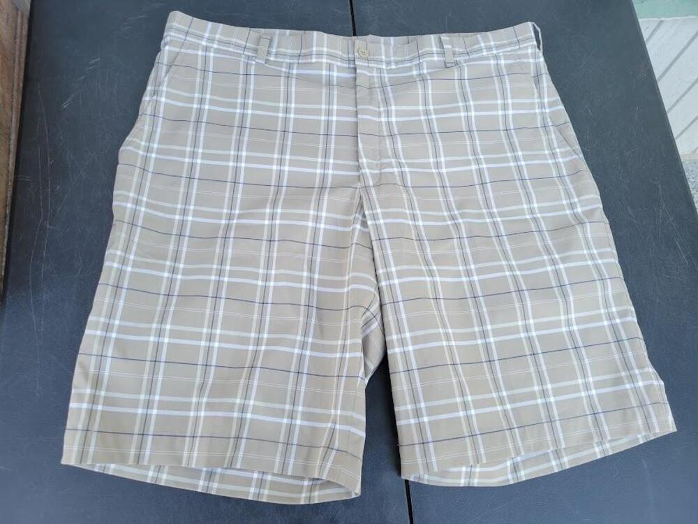 Nike Golf Shorts Mens 40 Beige Plaid Dri-FIT Golf Athletic Stretch Performance